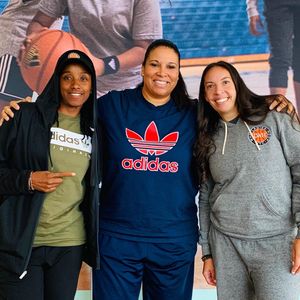 Image post by @ladieswhohoop on Instagram