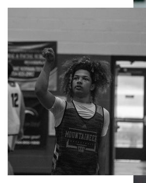 Image post by @sn33kclips on Instagram