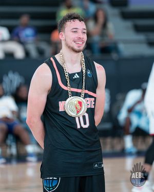Image post by @aeblhoops on Instagram