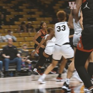 Image post by @uhcougarwbb on Instagram