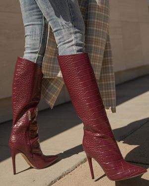 Image post by @dsw on Instagram