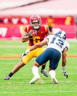 Image post by @uscfb on Instagram