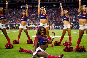 Image post by @texanscheerleaders on Instagram
