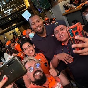 Image post by @broncosespanol on Instagram