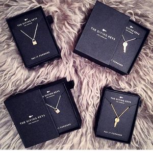 Image post by @shopoutoftown on Instagram