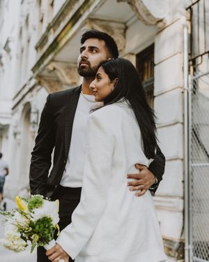 Image post by @thismodernlovephoto on Instagram