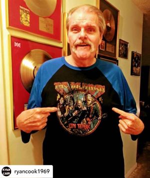 Image post by @itsphilipshouse on Instagram