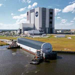 Image post by @nasaartemis on Instagram