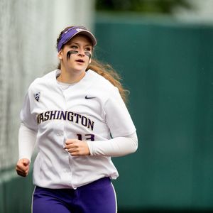 Image post by @uwsoftball on Instagram