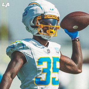 Image post by @chargers on Twitter