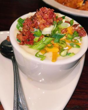 Image post by @houlihans on Instagram