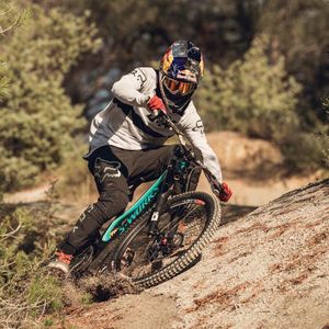 Image post by @foxmtb on Instagram