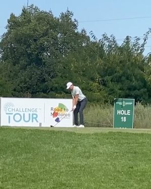 Image post by @alexknappegolf on Instagram