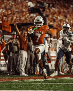 Image post by @texasfootball on Instagram