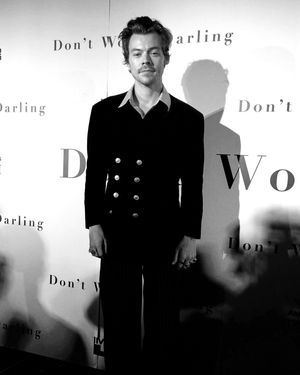 Image post by @enews on Instagram