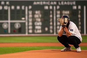 Image post by @noahkahanmusic on Instagram