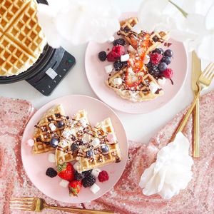 Image post by @theknot on Instagram