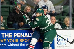 Image post by @everett_silvertips on Instagram