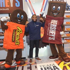 Image post by @alliseeisgold on Instagram