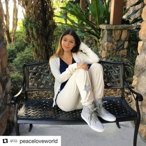 Image post by @elizabethelias on Instagram