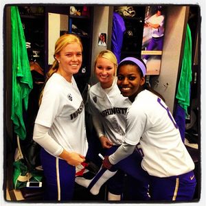 Image post by @uwsoftball on Instagram