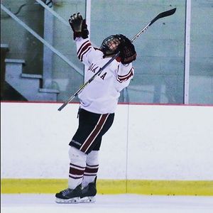 Image post by @hockeyatiu on Instagram