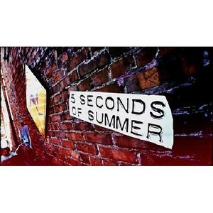 Image post by @5sos on Instagram