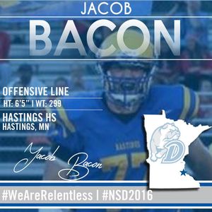 Image post by @drakebulldogsfb on Instagram