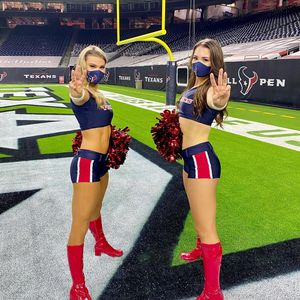Image post by @texanscheerleaders on Instagram