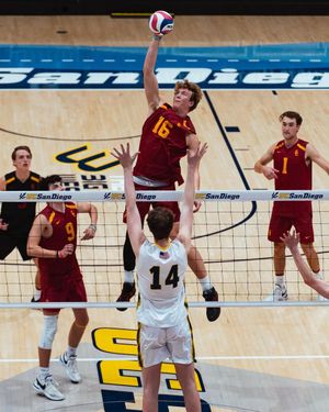 Image post by @uscmensvolley on Instagram