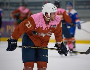 Image post by @esehockey on Instagram