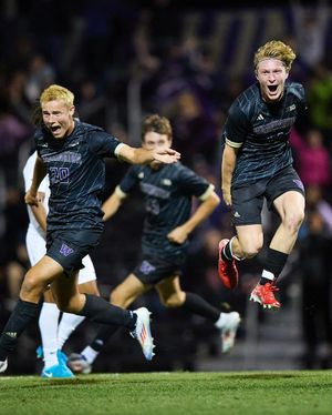 Image post by @uw_msoccer on Instagram