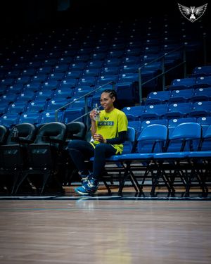Image post by @dallaswings on Twitter
