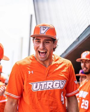 Image post by @kristellacruz.photos on Instagram