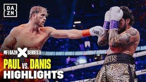 Video post by @daznboxing on YouTube