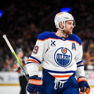 Image post by @nhlde on Instagram