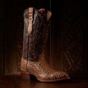 Image post by @tonylamaboots on Instagram