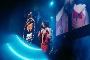 Image post by @iHeartRadio on Twitter