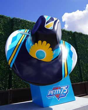 Image post by @phoenixraceway on Instagram