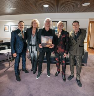Image post by @defleppard on Instagram