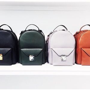 Image post by @amaliah_com on Instagram