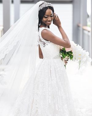 Image post by @theknot on Instagram