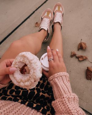 Image post by @byohlola on Instagram