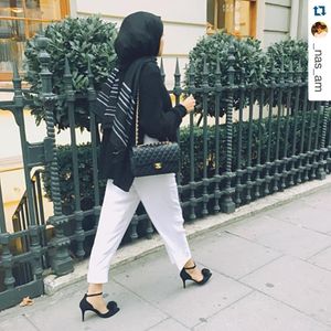 Image post by @amaliah_com on Instagram