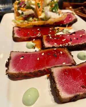Image post by @houlihans on Instagram
