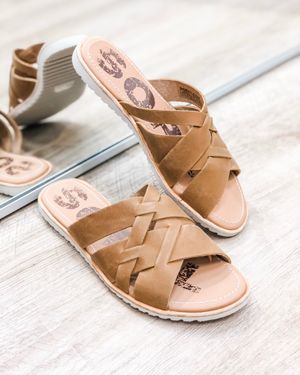 Image post by @shopoutoftown on Instagram