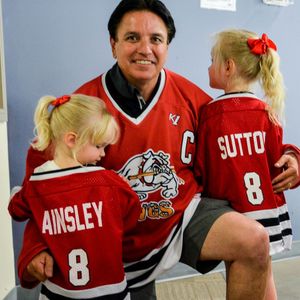 Image post by @dawgshockey on Instagram