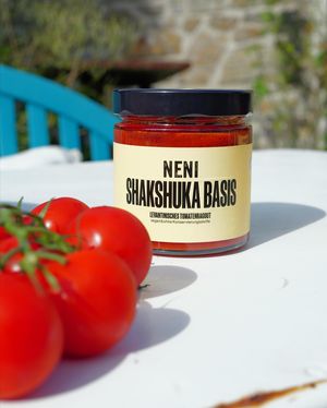 Image post by @neniamtisch on Instagram