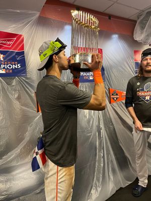Image post by @LosAstros on Twitter