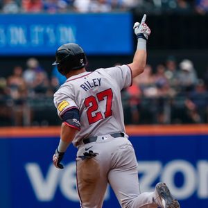 Image post by @losbravos on Instagram